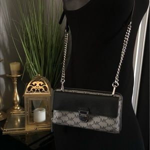MICHAEL KORS crossbody purse!